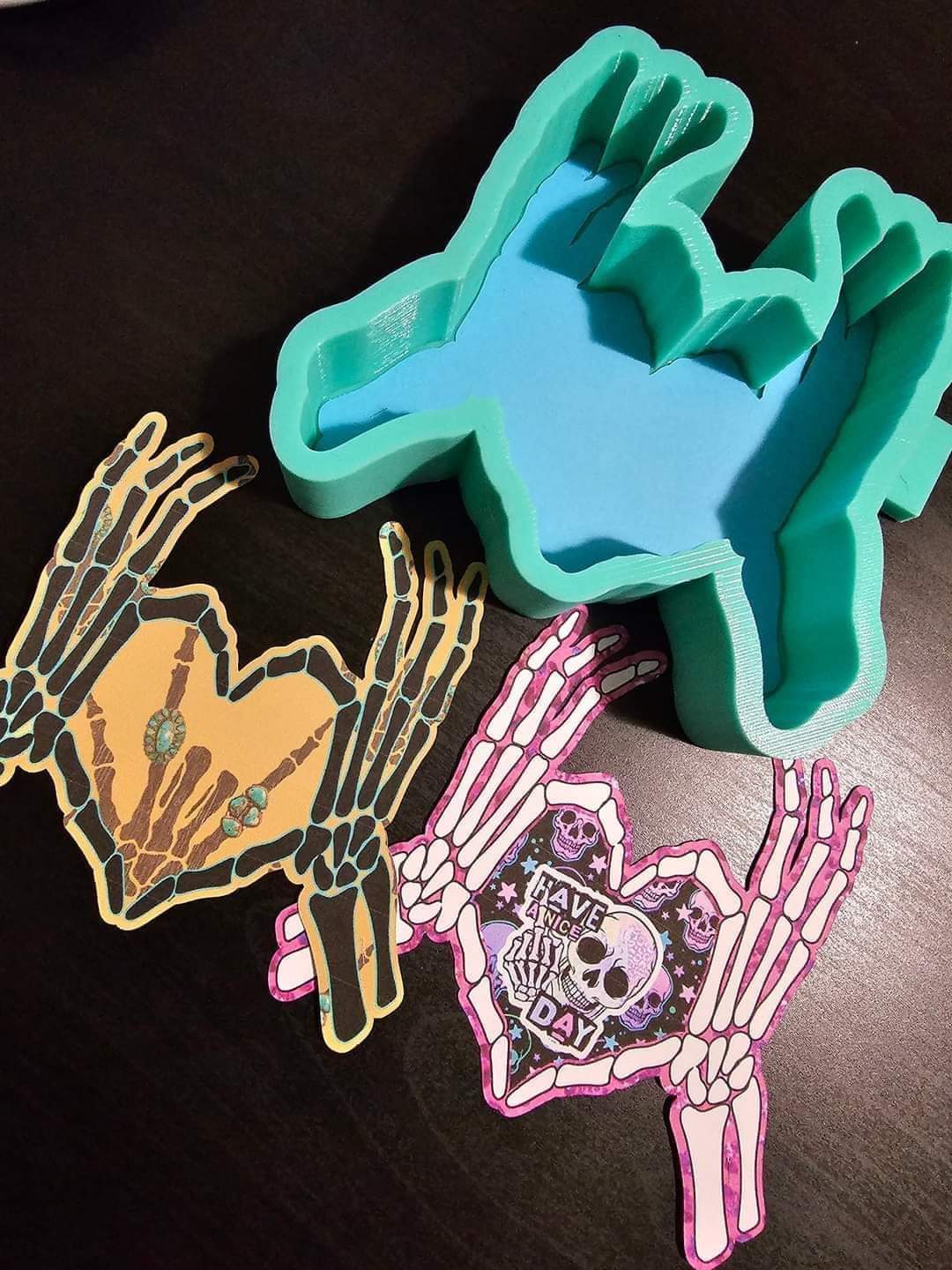 Heart Skele Hand