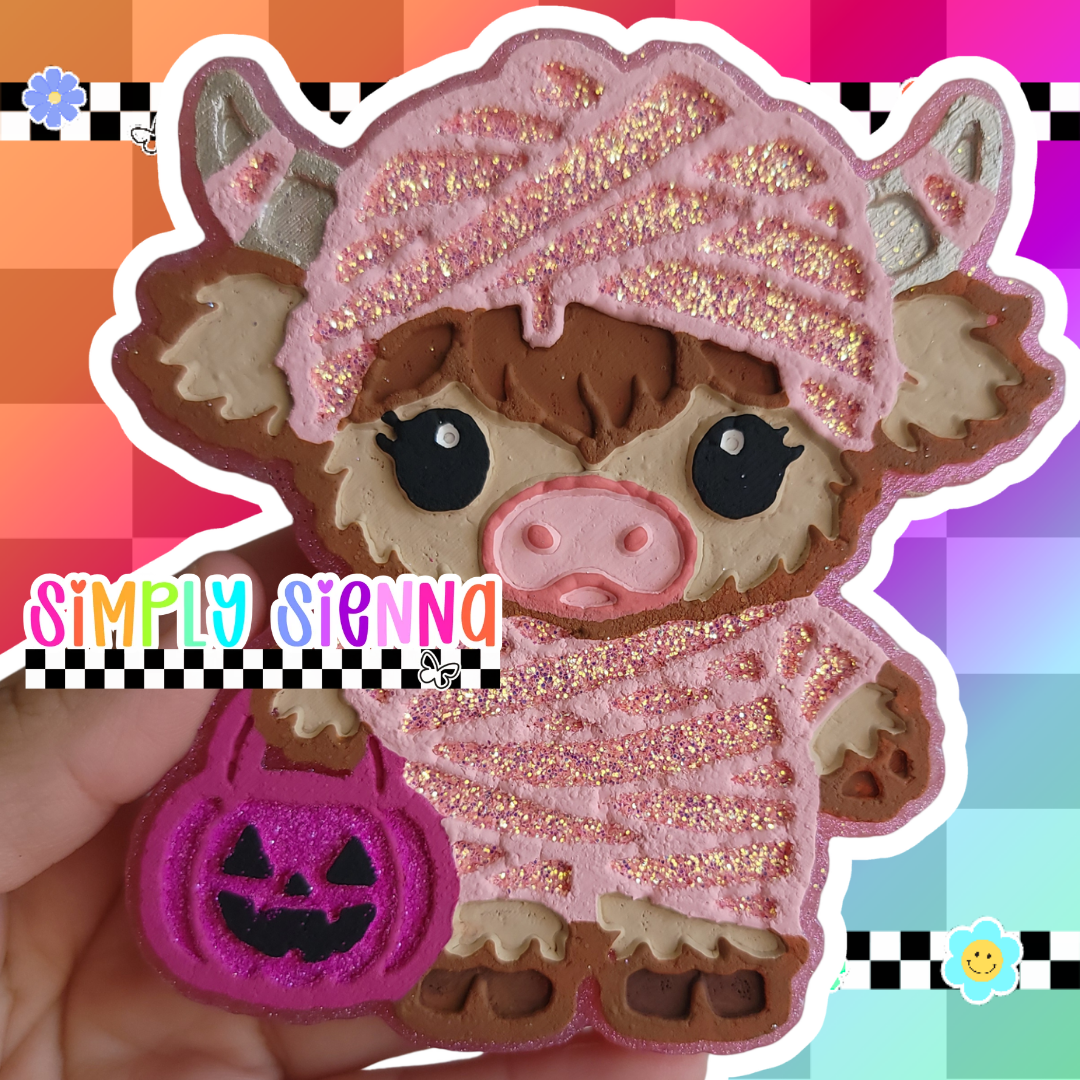 Cute Highland Cow Mummy With Trick Or Treat Bucket - FRESHIE