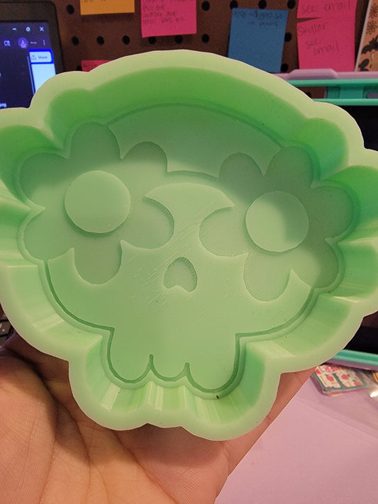 DESTASH - natollie creations groovy skull
