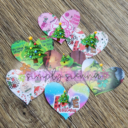 Christmas Green Guy Heart Hands